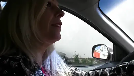 Blonde milf in einem auto gefickt 4935 2 1 -