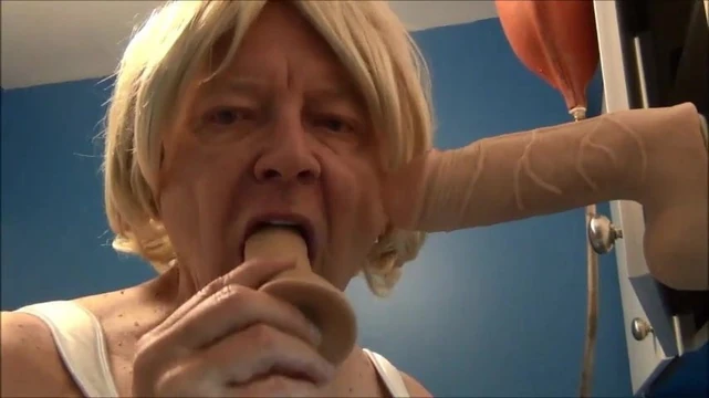Naughty Gigi tries new 7.5 inch dildo
