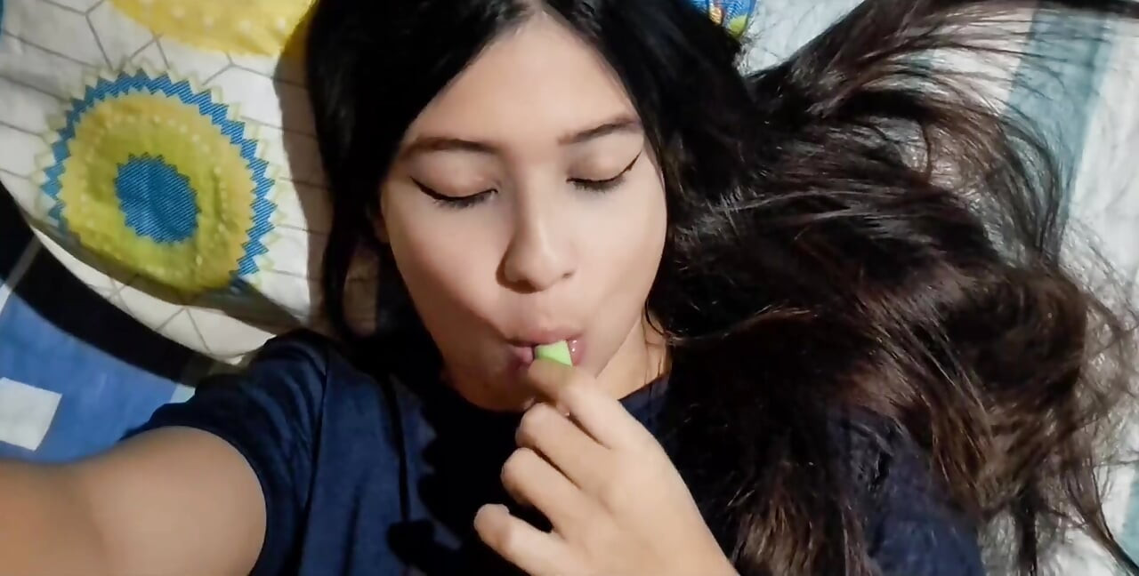 Girl Gets Hot and Shows off Her Big Ass