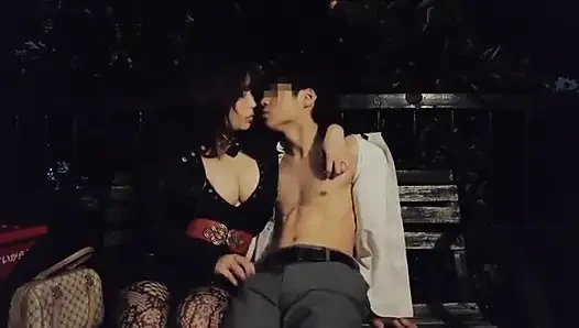 J-cup Tease Queen - bermain meltdown di ranjang