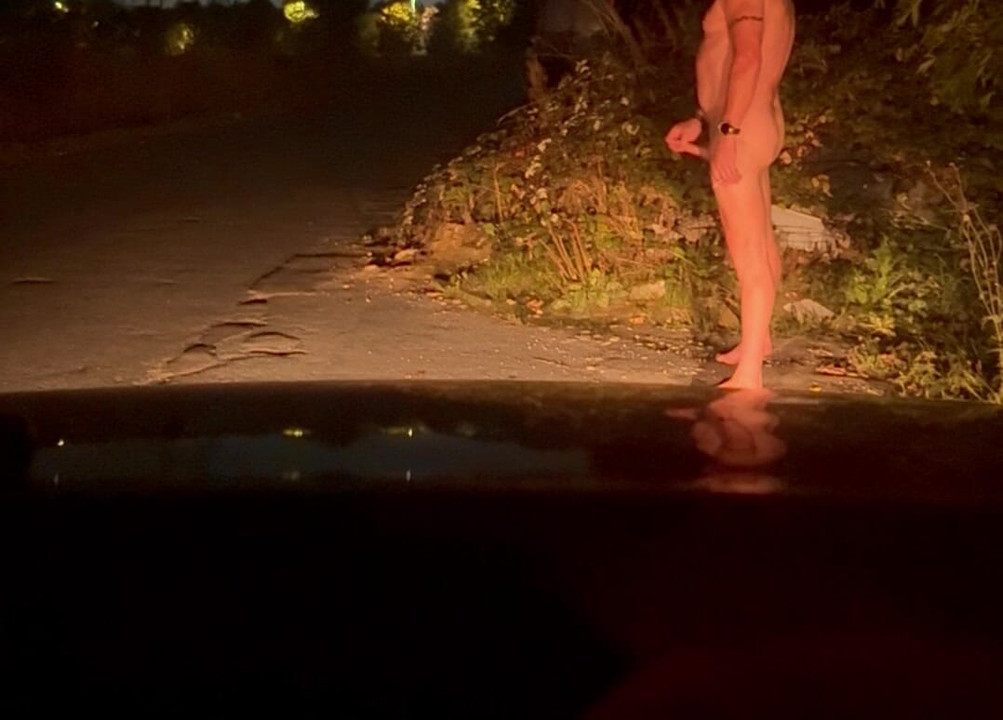 길가에서 알몸으로 자위하기