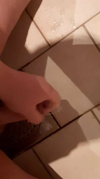 Just jerking and talking dirty in Swedish.