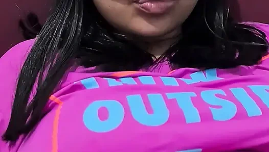 Sucking the Pussy of the Naughty Wife Sa Vanessinha