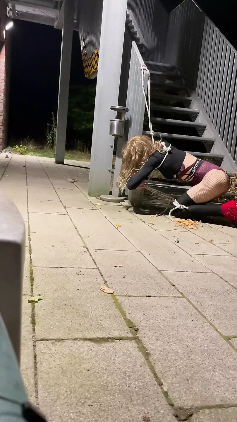 SOPHIE KRENS Outdoor bondage