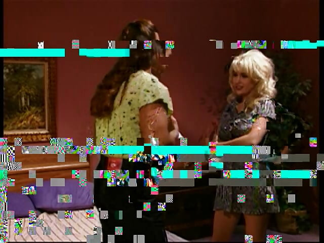 Nadržený muž odhodí masivní nálož na hezkou tvář blonďaté bomby Kristi Myst po šukání její chlupaté kundičky