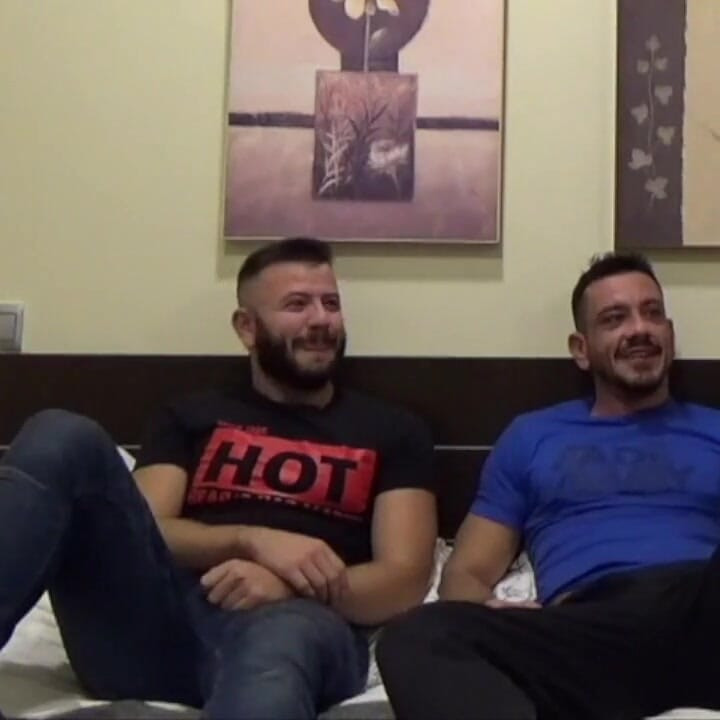 Matur E Boy Fucking Bareback in the Bed