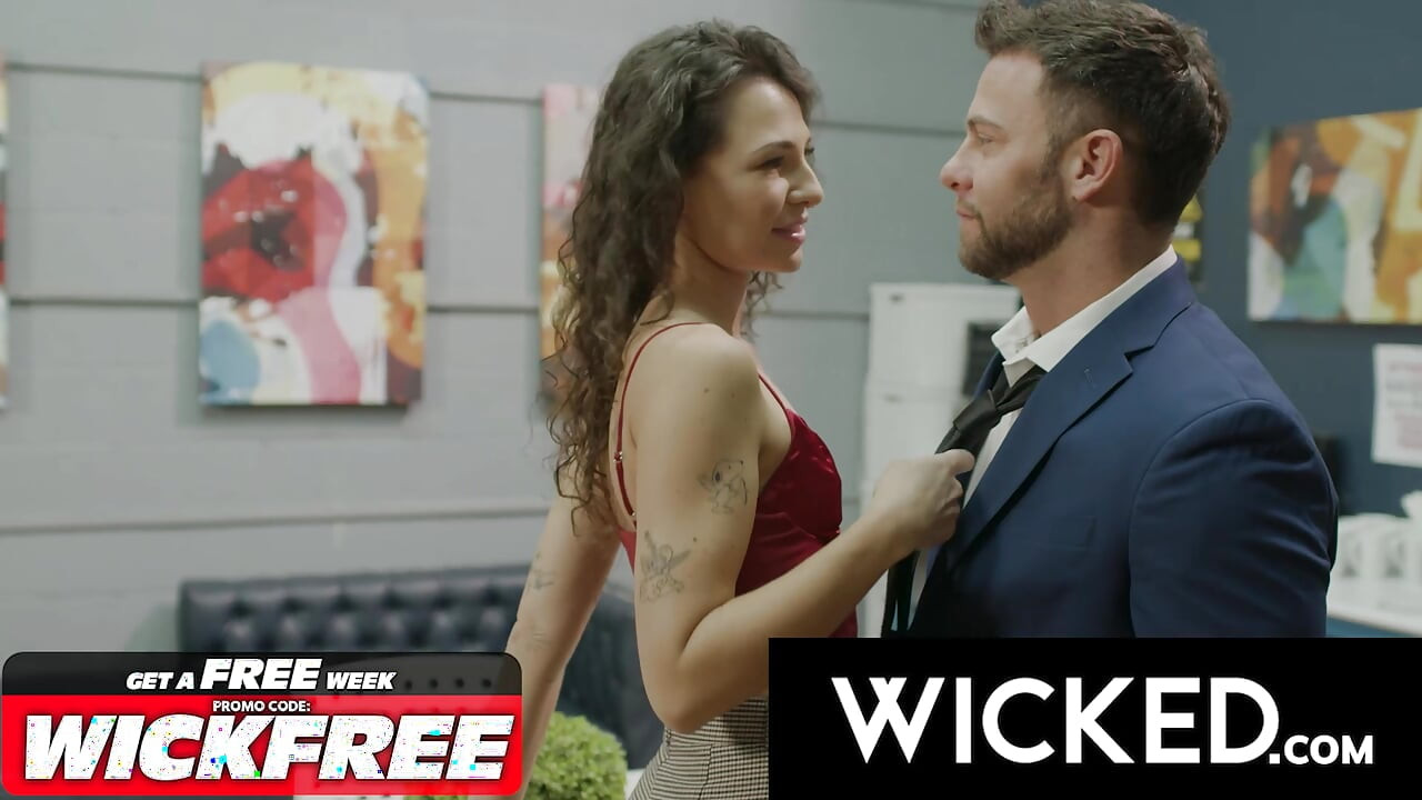 WICKED - Liz Jordans heta breakroom knull efter byst