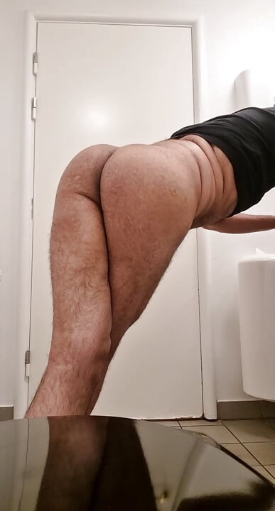 Hold me tight and then lick my ass before ur cock will turn up and want to fuck my ass