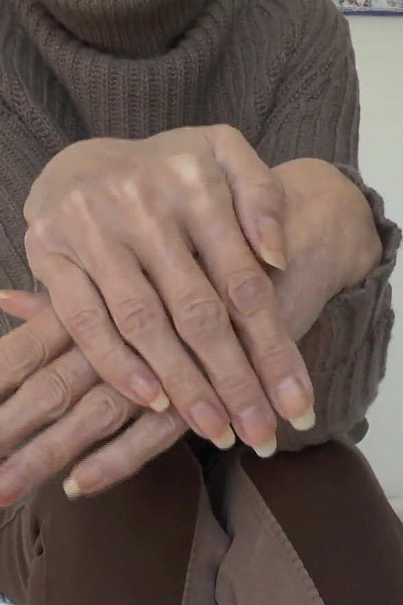 Natural Long Fingernails, Middle Finger, and Finger Snapping, JOI, Lady Victoria Valente