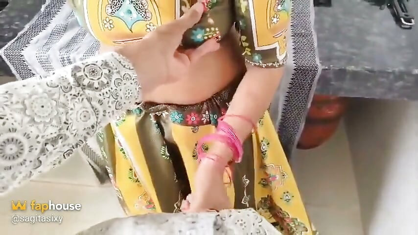 Hot Sexy CD Bottom Sonusissy in Saree Navel