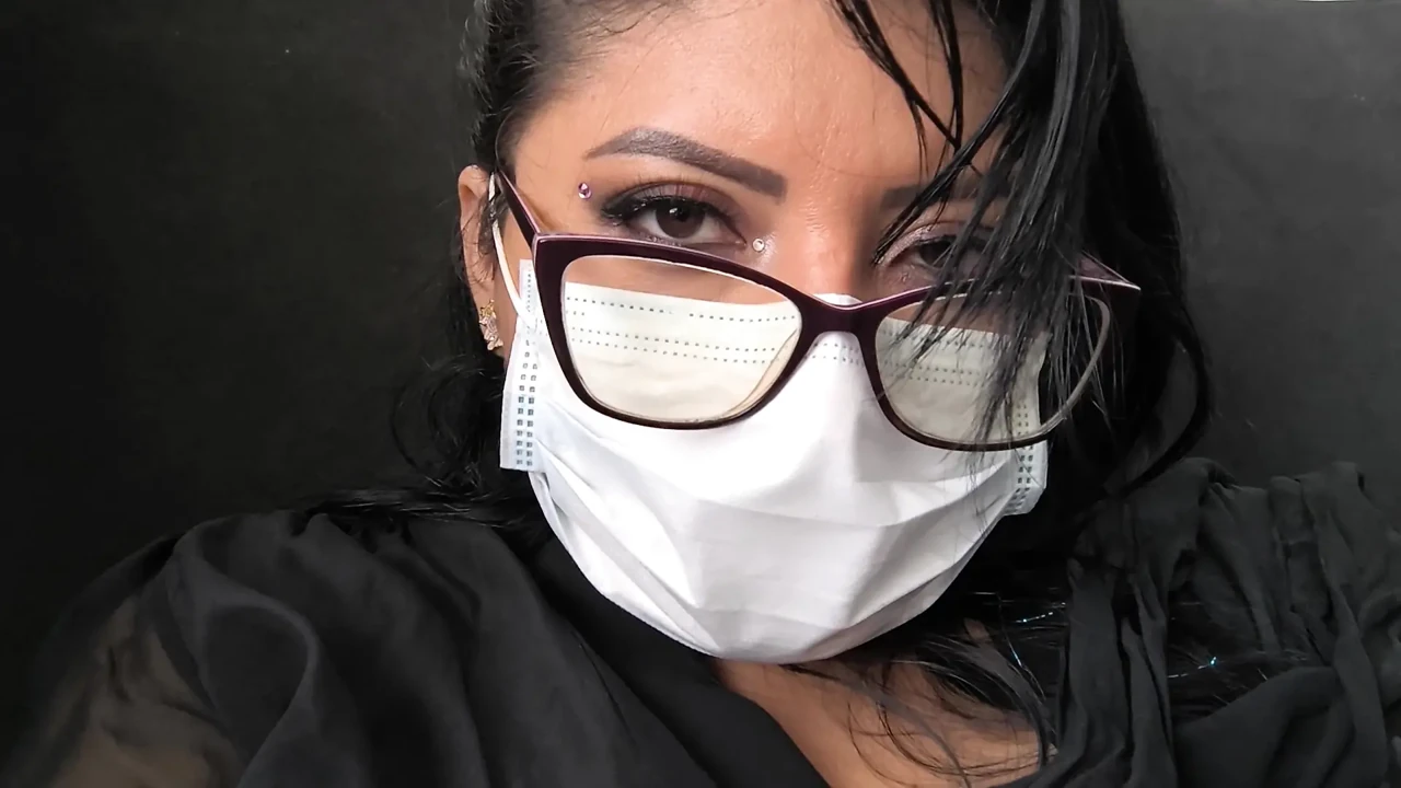 LEGENDARY SECRETARY IS NO LONGER SUBMISSIVE AND MAKES SEXY VIDEOS IN THE BOSS'S OFFICE