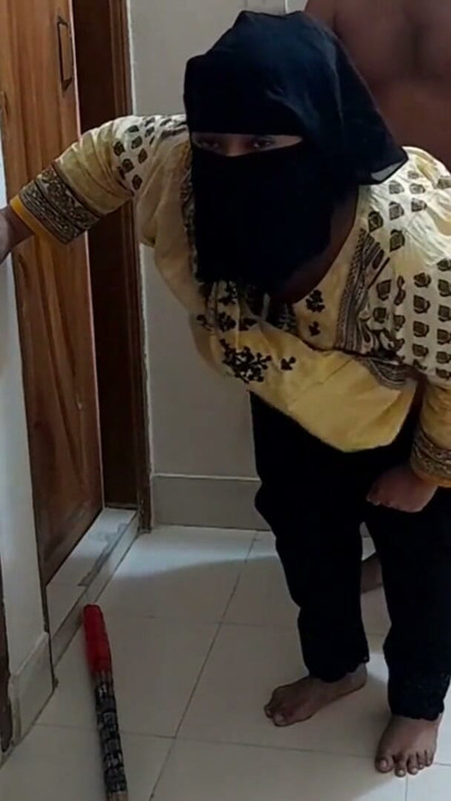 ek chor ghar mein aya aur mere wife ko kutte ke tarah choda Jabardast (came to the house &amp; fucked housewife Doggy style) | Clip 3