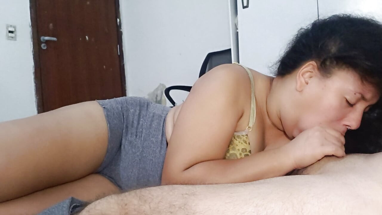 EXTREME AND COMPLETE VIDEO: She fucks in every way, until the cuckold cums.