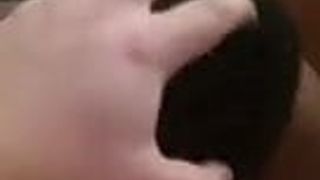 Ma babygirl noire coquine suce sa bite blanche préférée