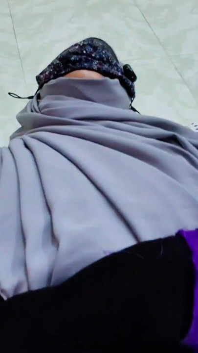Hijabi stepmom need big dick for face fuck so stepson help her hot xxx | Clip 1