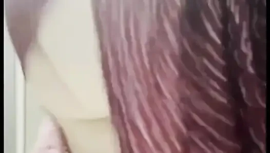Kompilasi kentut wanita cantik besar di kamar mandi umum 75 ledakan keras bella
