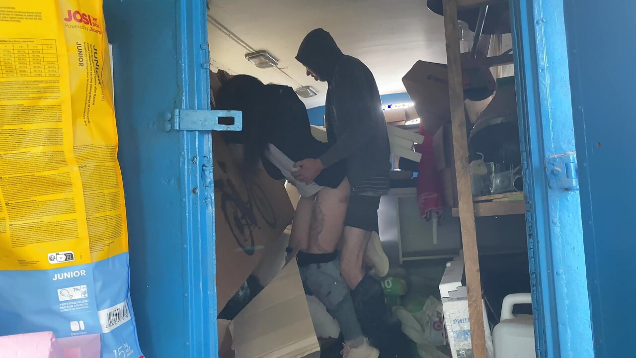 A warehouse worker fucked the manager hard right there on the boxes and put her in her place