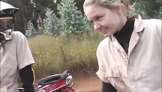 Penny dan sascha bugil di pesta seks off-road