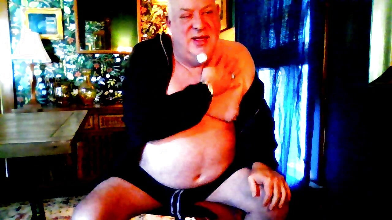 Bear Jerks on Webcam with Maskulo Jock on