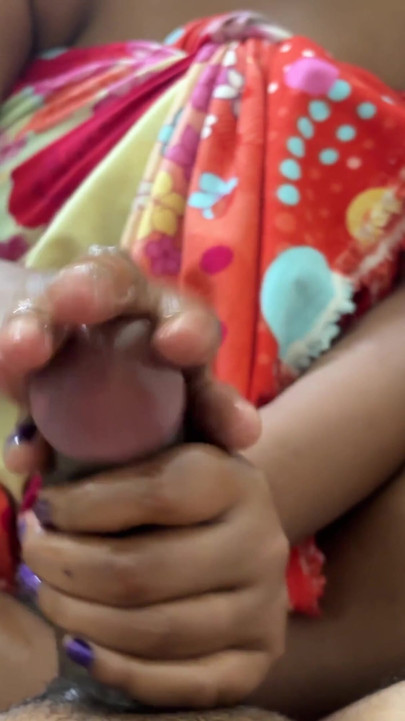 Bhabi gave me nice oiling in private room | Clip 1