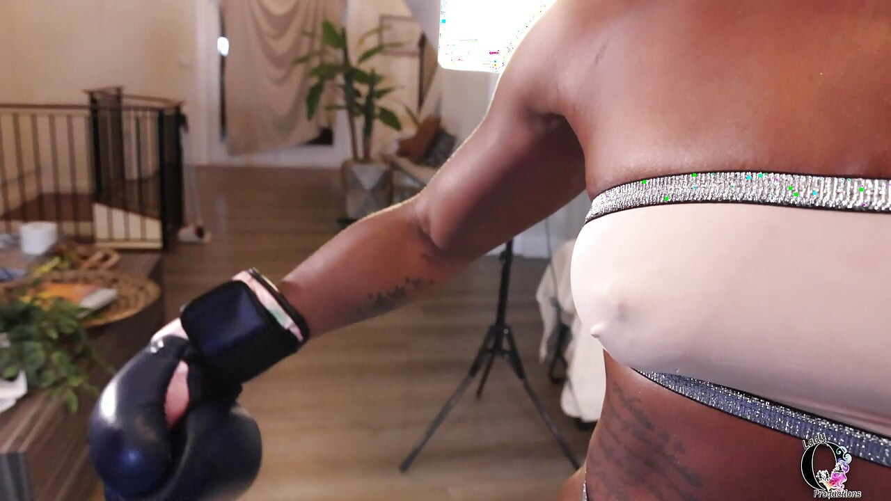 Sugar Diamond vs lady o boxe