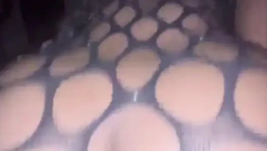 Siyah üvey kız kardeşini sikiyor ve amının içine boşalıyor