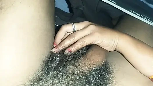 Simran бхабхи мастурбирует с бойфрендом в спальне