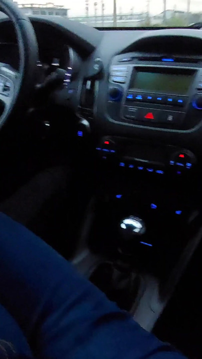 Amateur MILF in jeans and nylon socks gives a taxi driver a footjob | Clip 2