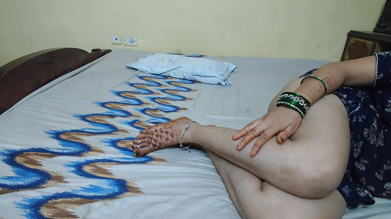 Foot job by bhabhi and sex chudai by devar