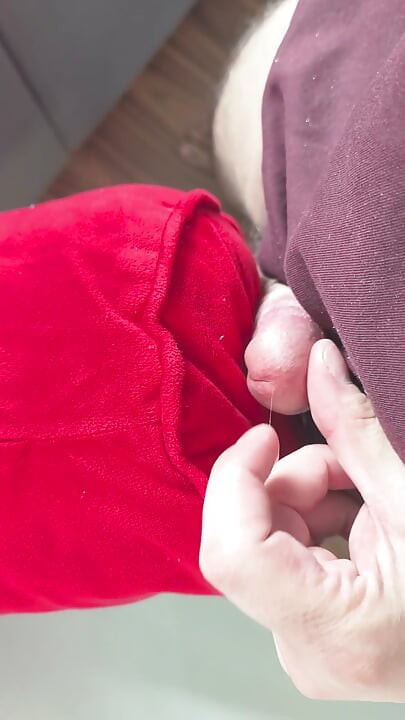 The thrill of pillow rubbing and a hard cock
