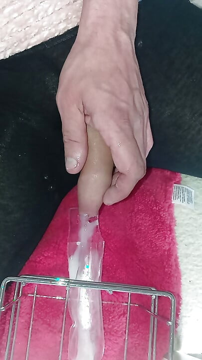49 squirts for a huge sperm donor