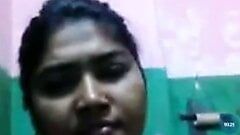 Desi bhabi fingering pussy video call