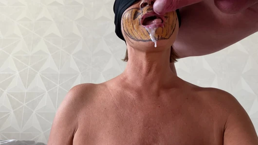 Free use stepmoms mouth to unload all my sperm .
