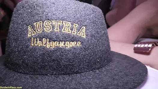 Aşırı orta yaşlı seksi kadın grup seks partimizde sert anal sikiliyor