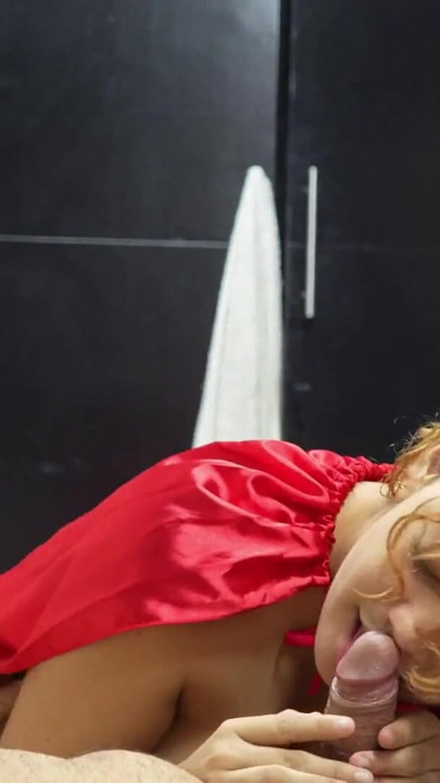 Bony lezzetli bir 69'da üvey babasının yarağını emiyor | Klip 1