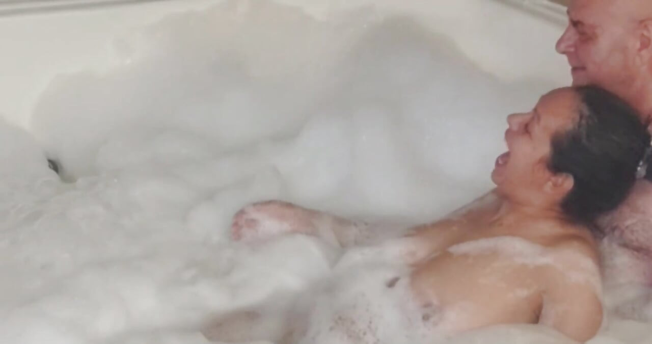 HOTTEST WET MASSAGE WITH ADAMANDEVE AND LUPO