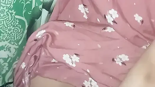 Böyle güzel bir siki olan bir üvey erkek kardeşe sahip olmak çok güzel.