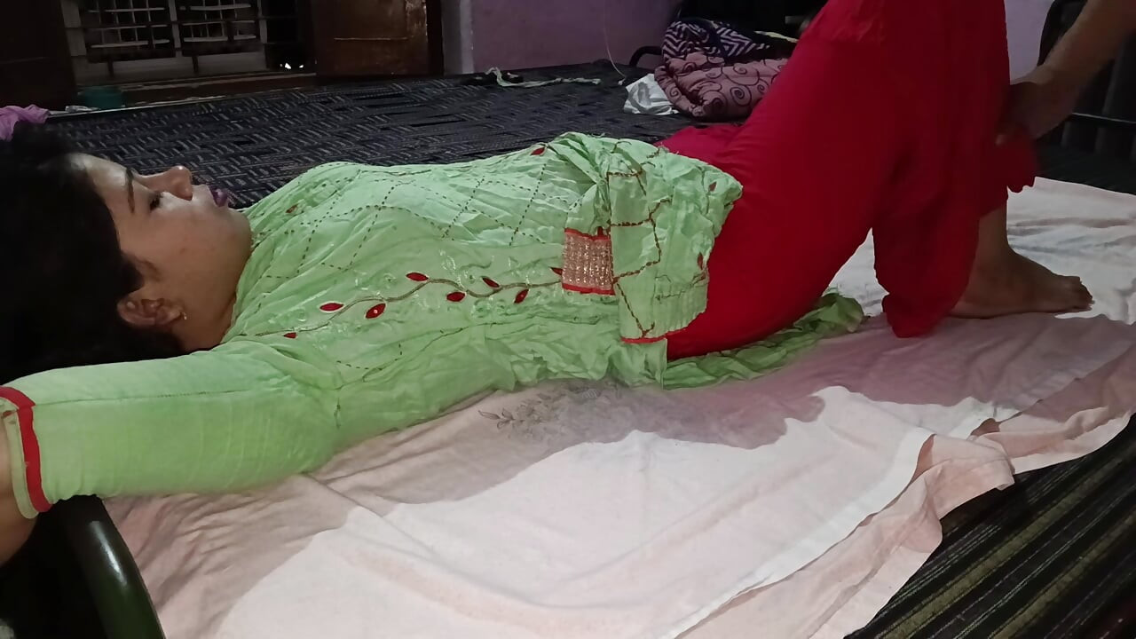 Soția infidelă este prinsă și audio hindi cu sex în trei