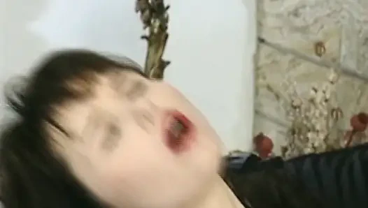 Boneka cantik jerman dientot di seks threesome hot