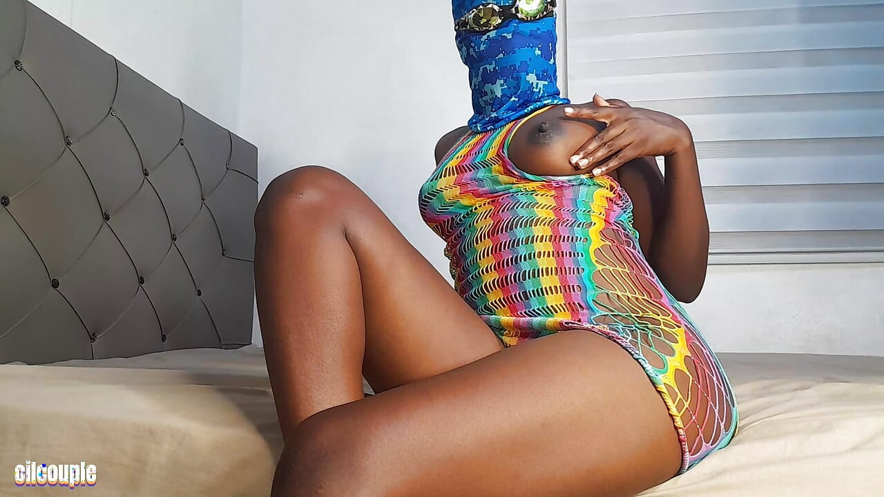 Horny slim thick is new here. show some love
