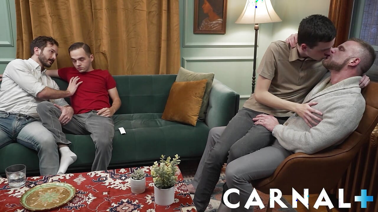 เย็ดหมู่สี่คนต่างเชื้อชาติ สองหนุ่มรุ่นพ่อน่าเย็ดเซ็กซี่กระแทกหนุ่มร่างบางสุดฮอตอย่างหนัก