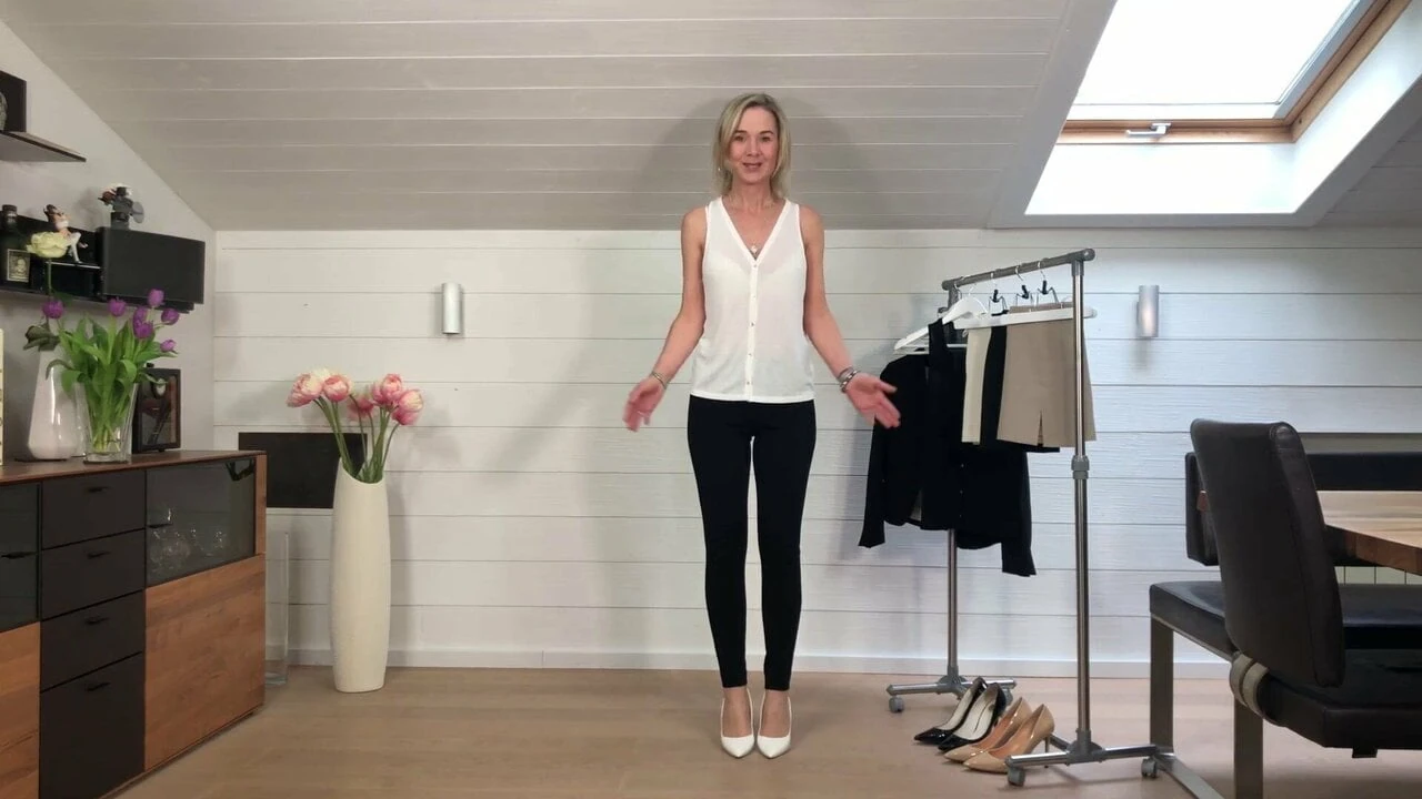 Office Outfit mit High Heels Bleistiftrock
