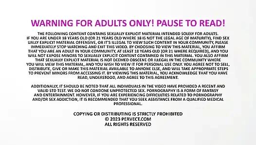 Tania Swank вводит свою игрушку в свое очко только для тебя