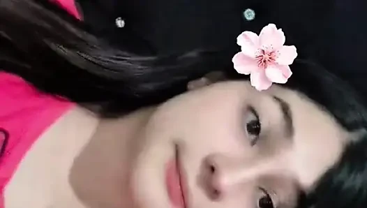 Üvey annenin yasak yarağı titreyen götüne dokunuyor