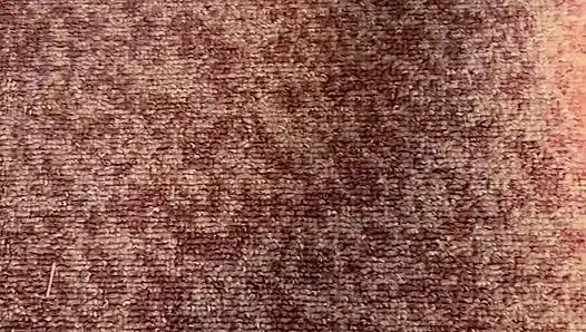 Beyaz çoraplı ve ayaklarımda yüksek topuklu ayakkabılar