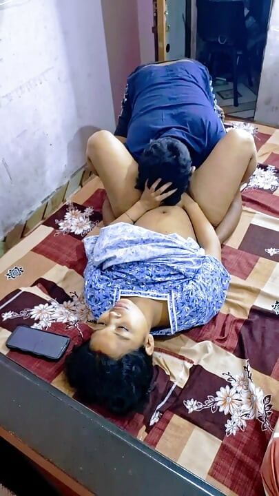 Esposa india en romántico, visto rápido tiempo solo
