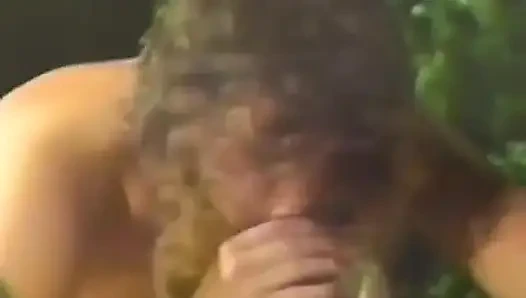 Eine geile blondine fickt den pizza-typen