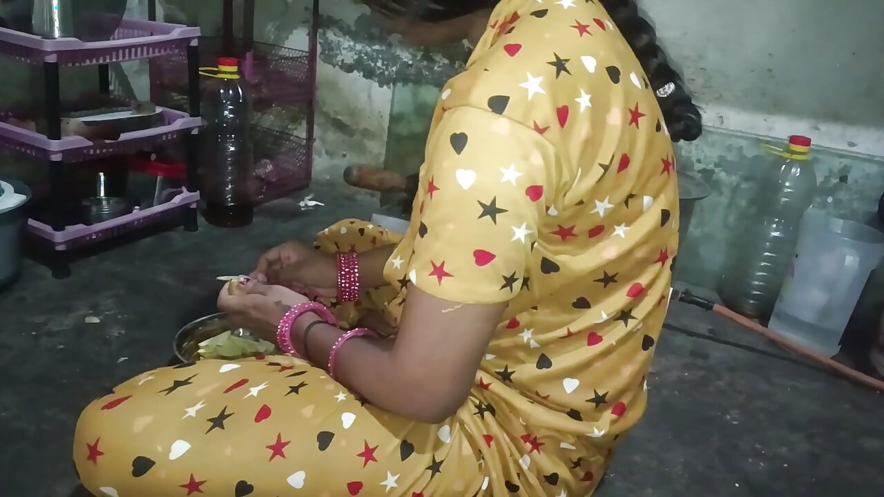 Pantat adik tiri di dapur dengan zakar abang tiri dalam gaya doggy – audio Hindi