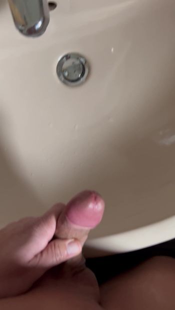 I cum horny in the sink