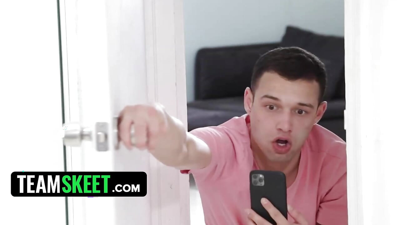 Țâțoasa Adriana Jade film complet facial